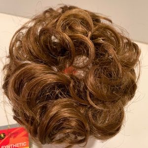 NWT WOMEN’S BEAUTY PLUS BUN HAIR PIECE.